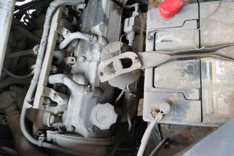 Used BAIC Weiwang 306 2011 1.3L base model 7 seats Engine Bay Left