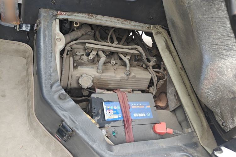 Used BAIC Weiwang 306 2011 1.3L base model 7 seats Engine Bay