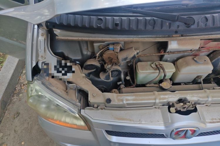 Used BAIC Weiwang 306 2011 1.3L base model 7 seats Engine Bay Right