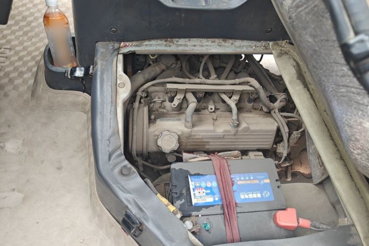Used BAIC Weiwang 306 2011 1.3L base model 7 seats Engine Bay Right