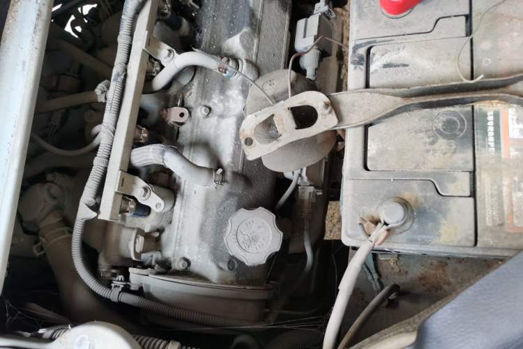 Used BAIC Weiwang 306 2011 1.3L base model 7 seats Engine Bay Right