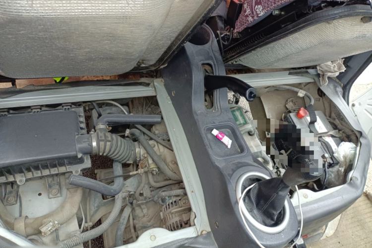 Used BAIC Weiwang 306 2011 1.3L base model 7 seats Engine Bay