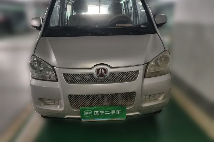 Used BAIC Weiwang 306 2011 1.3L base model 7 seats Front