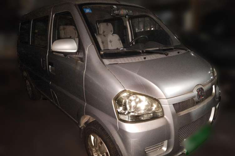 Used BAIC Weiwang 306 2011 1.3L base model 7 seats Front Right 45 Deg