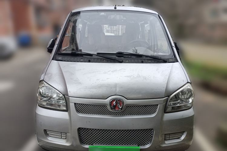 Used BAIC Weiwang 306 2011 1.3L base model 7 seats Front