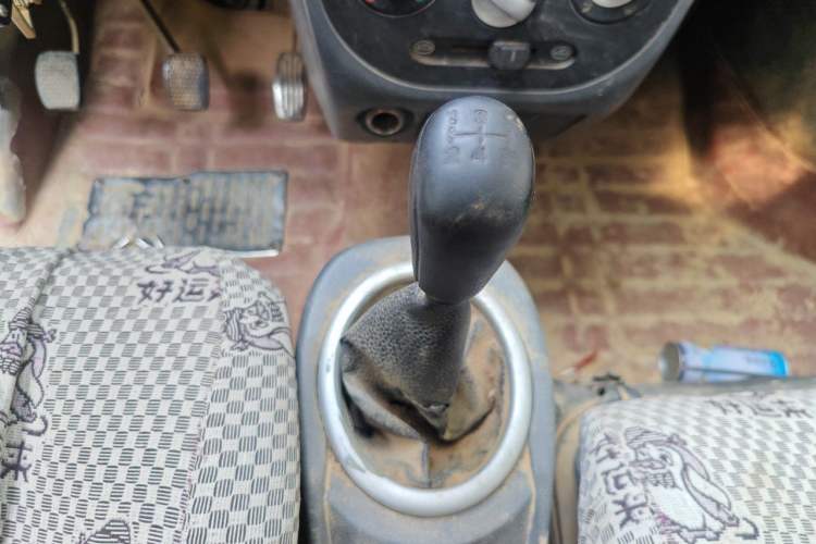 Used BAIC Weiwang 306 2011 1.3L base model 7 seats Gear Lever