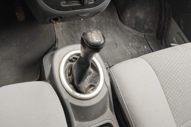 Used BAIC Weiwang 306 2011 1.3L base model 7 seats Gear Lever