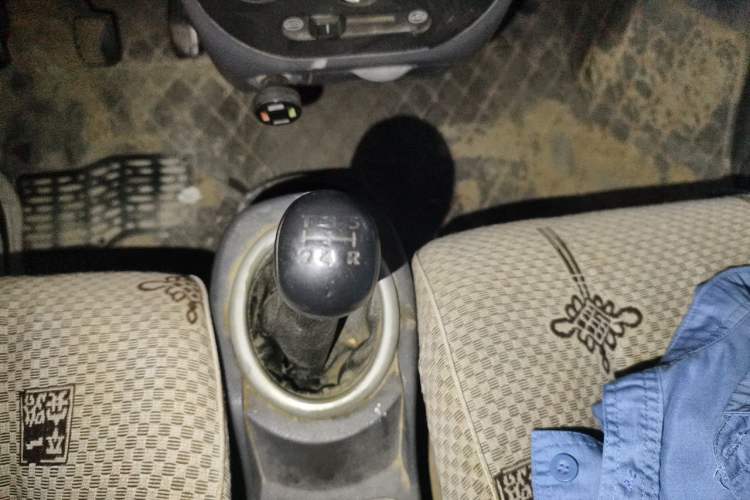 Used BAIC Weiwang 306 2011 1.3L base model 7 seats Gear Lever