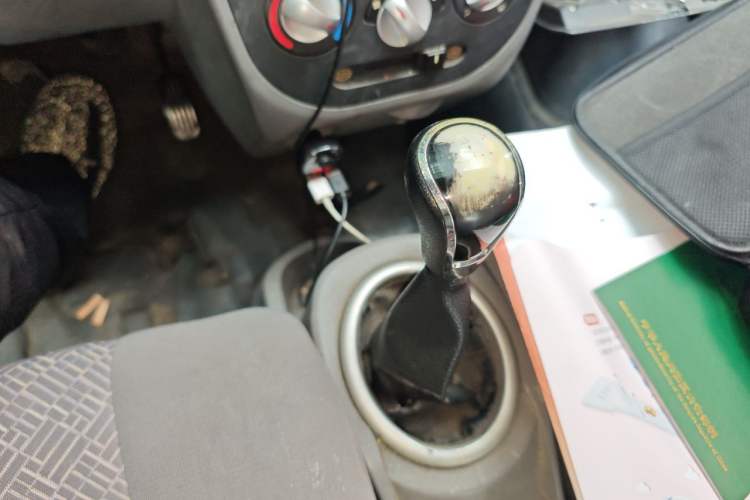Used BAIC Weiwang 306 2011 1.3L Comfort version 7 seats Gear Lever