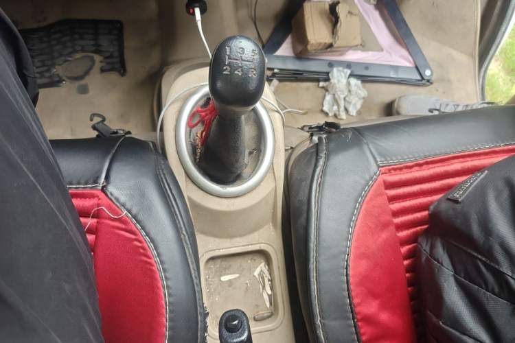 Used BAIC Weiwang 306 2011 1.3L Comfort version 7 seats Gear Lever