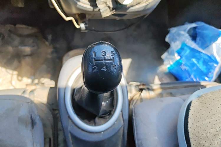 Used BAIC Weiwang 306 2011 1.3L base model 7 seats Gear Lever