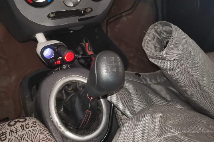 Used BAIC Weiwang 306 2011 1.3L base model 7 seats Gear Lever