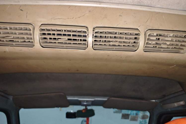 Used BAIC Weiwang 306 2011 1.3L Comfort version 7 seats Headliner