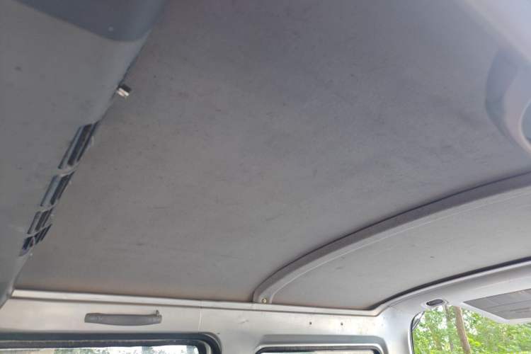 Used BAIC Weiwang 306 2011 1.3L base model 7 seats Headliner