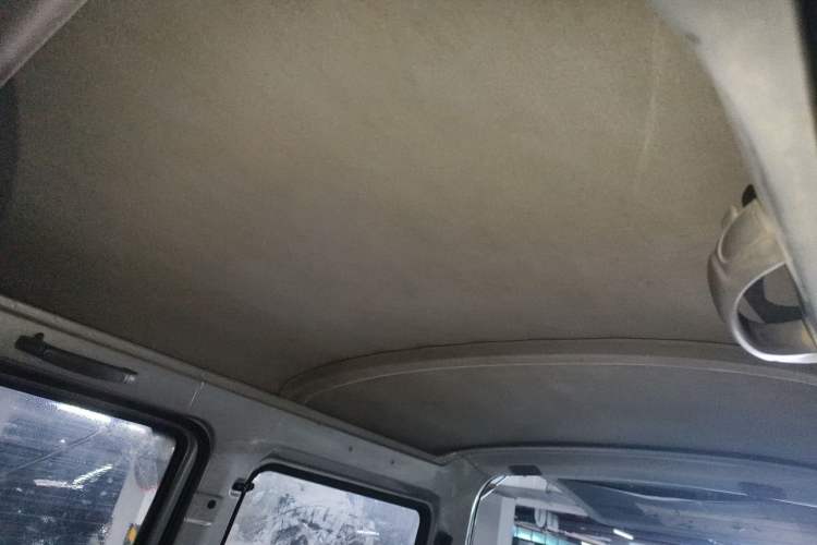 Used BAIC Weiwang 306 2011 1.3L base model 7 seats Headliner