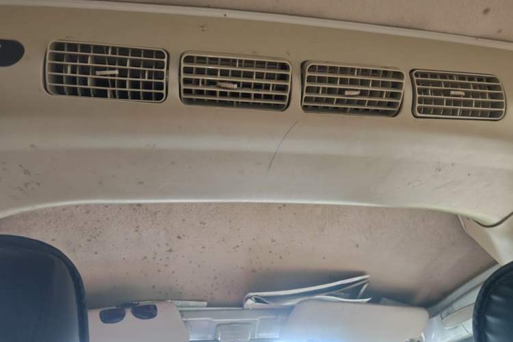 Used BAIC Weiwang 306 2011 1.3L Comfort version 7 seats Headliner