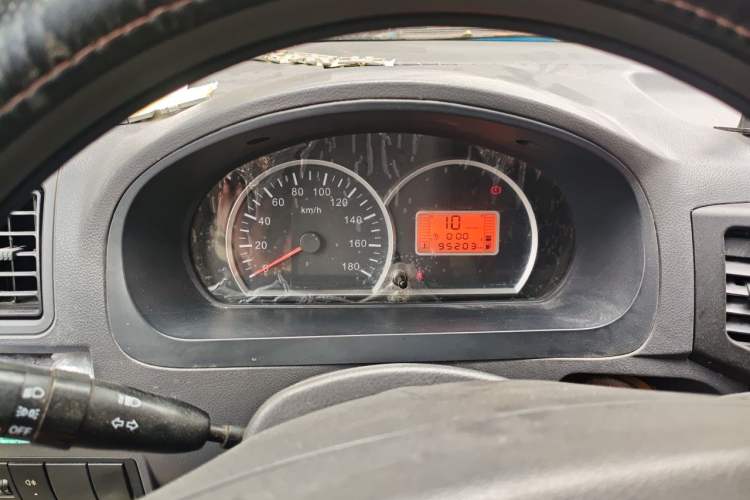 Used BAIC Weiwang 306 2011 1.3L base model 7 seats Instrument Cluster
