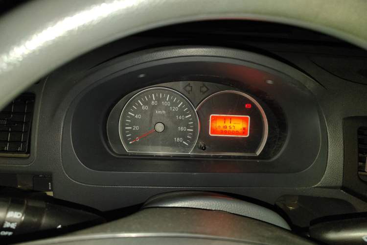 Used BAIC Weiwang 306 2011 1.3L base model 7 seats Instrument Cluster