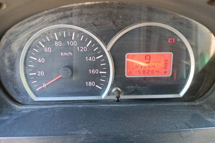 Used BAIC Weiwang 306 2011 1.3L base model 7 seats Instrument Cluster