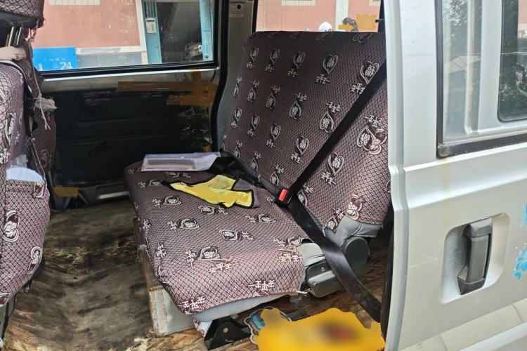 Used BAIC Weiwang 306 2011 1.3L base model 7 seats Left Rear Seat