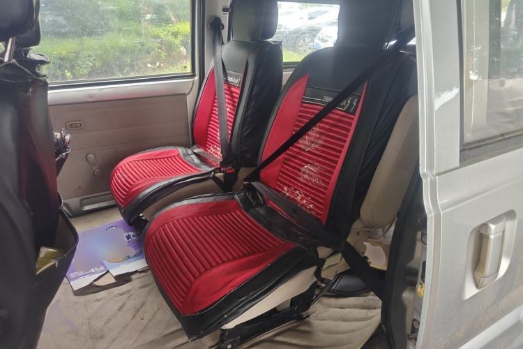 Used BAIC Weiwang 306 2011 1.3L Comfort version 7 seats Left Rear Seat