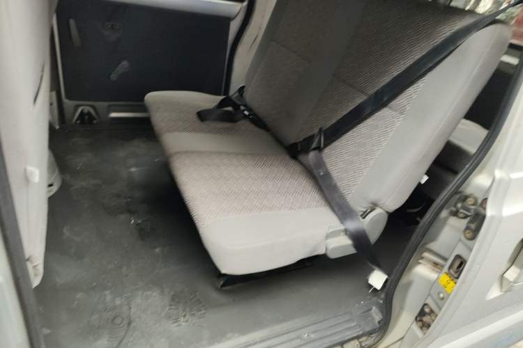 Used BAIC Weiwang 306 2011 1.3L Comfort version 7 seats Left Rear Seat