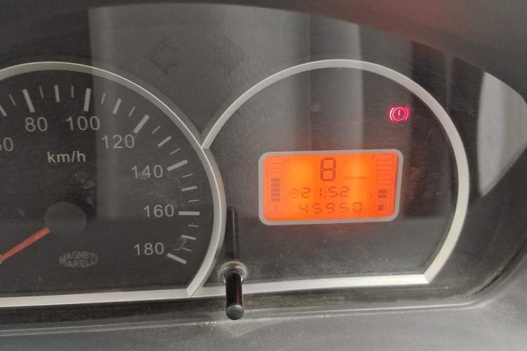 Used BAIC Weiwang 306 2011 1.3L base model 7 seats Odometer Close Up