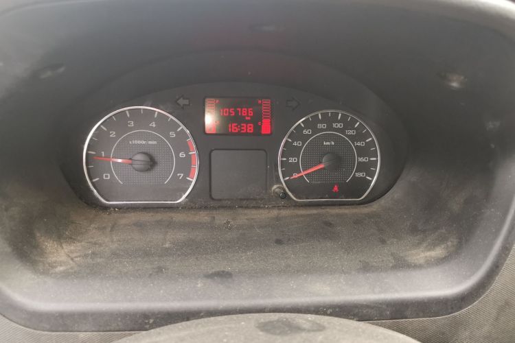 Used BAIC Weiwang 306 2011 1.3L base model 7 seats Odometer Close Up