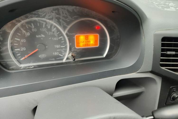 Used BAIC Weiwang 306 2011 1.3L Comfort version 7 seats Odometer Close Up