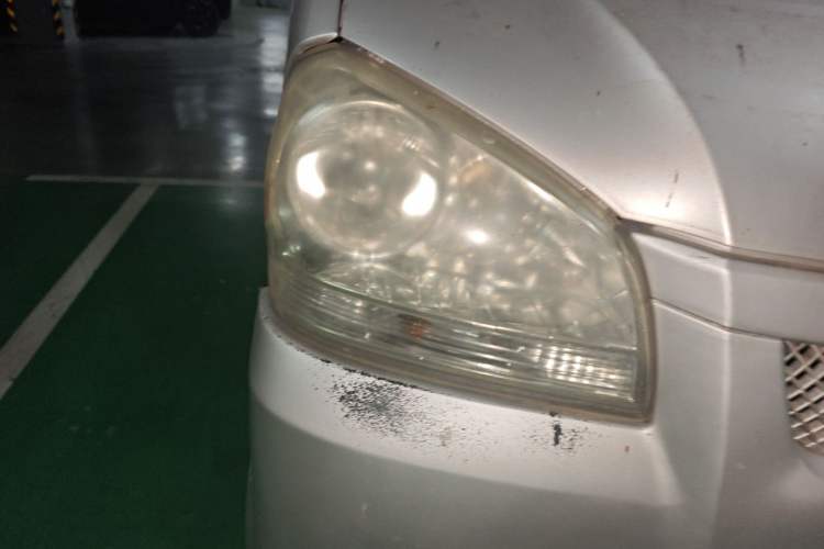 Used BAIC Weiwang 306 2011 1.3L Comfort version 7 seats Right Front Headlight