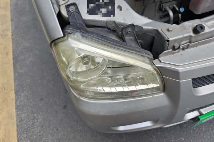 Used BAIC Weiwang 306 2011 1.3L base model 7 seats Right Front Headlight