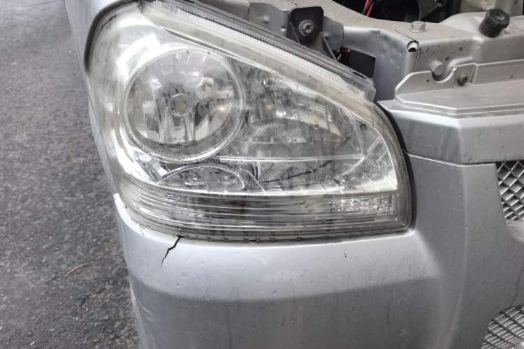 Used BAIC Weiwang 306 2011 1.3L base model 7 seats Right Front Headlight