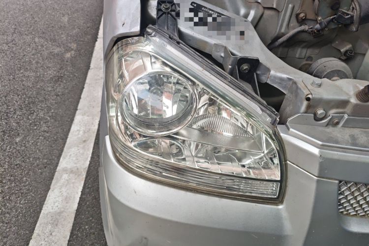 Used BAIC Weiwang 306 2011 1.3L base model 7 seats Right Front Headlight