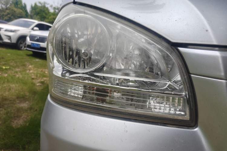 Used BAIC Weiwang 306 2011 1.3L Comfort version 7 seats Right Front Headlight