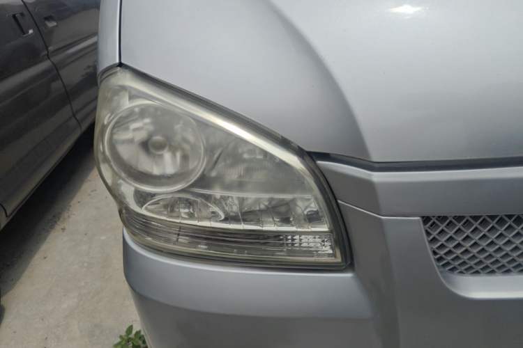 Used BAIC Weiwang 306 2011 1.3L base model 7 seats Right Front Headlight