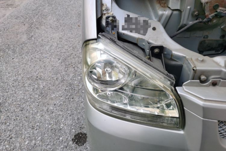 Used BAIC Weiwang 306 2011 1.3L base model 7 seats Right Front Headlight