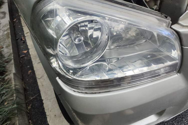 Used BAIC Weiwang 306 2011 1.3L Comfort version 7 seats Right Front Headlight