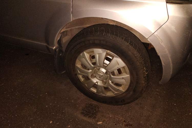 Used BAIC Weiwang 306 2011 1.3L base model 7 seats Right Front Wheel Hub