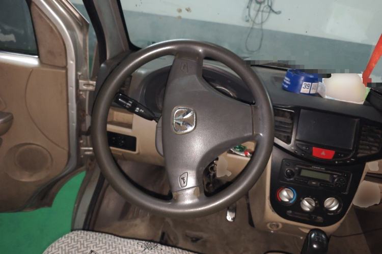 Used BAIC Weiwang 306 2011 1.3L Comfort version 7 seats Steering Wheel