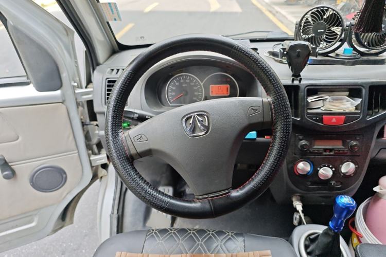 Used BAIC Weiwang 306 2011 1.3L base model 7 seats Steering Wheel