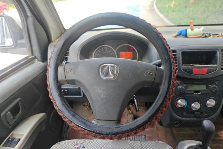 Used BAIC Weiwang 306 2011 1.3L base model 7 seats Steering Wheel