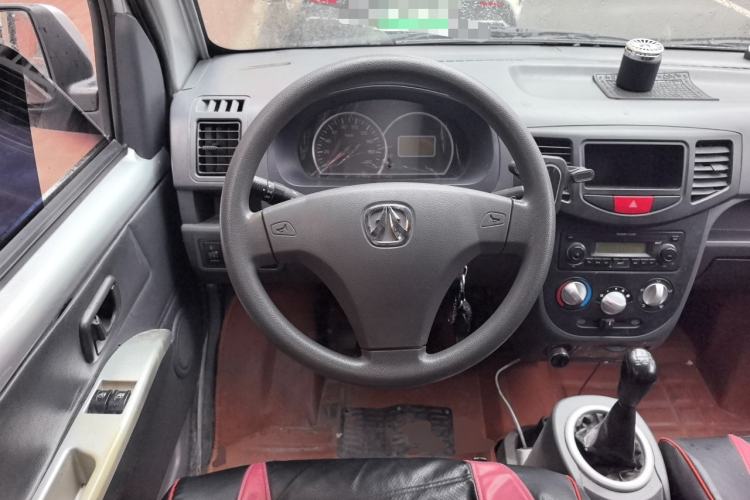 Used BAIC Weiwang 306 2011 1.3L base model 7 seats Steering Wheel