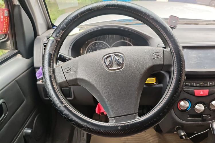 Used BAIC Weiwang 306 2011 1.3L base model 7 seats Steering Wheel