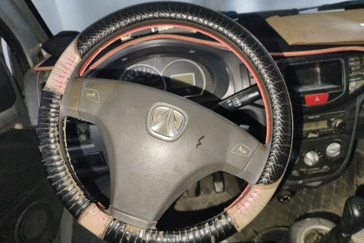 Used BAIC Weiwang 306 2011 1.3L base model 7 seats Steering Wheel