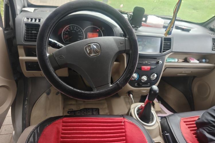 Used BAIC Weiwang 306 2011 1.3L Comfort version 7 seats Steering Wheel