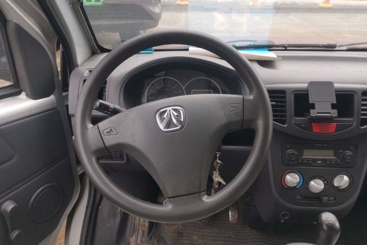 Used BAIC Weiwang 306 2011 1.3L base model 7 seats Steering Wheel