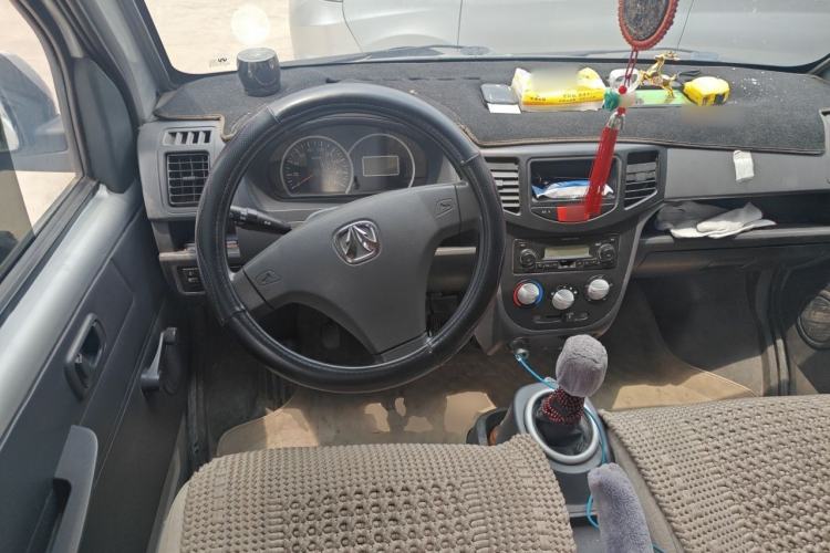 Used BAIC Weiwang 306 2011 1.3L base model 7 seats Steering Wheel