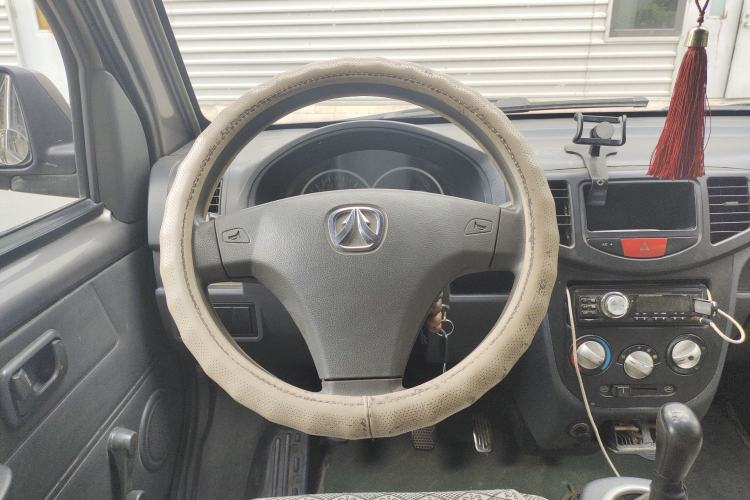Used BAIC Weiwang 306 2011 1.3L base model 7 seats Steering Wheel