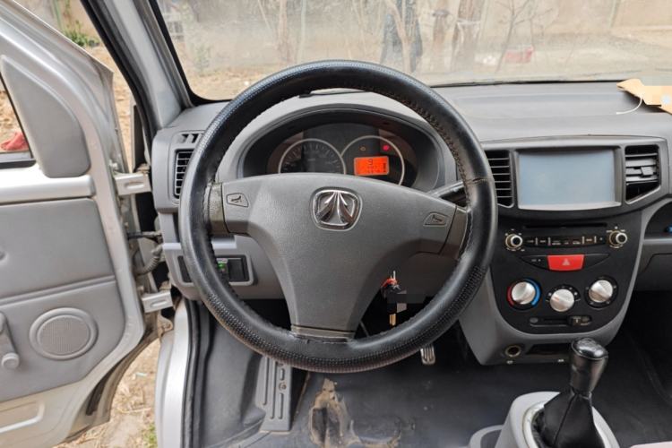 Used BAIC Weiwang 306 2011 1.3L Comfort version 7 seats Steering Wheel