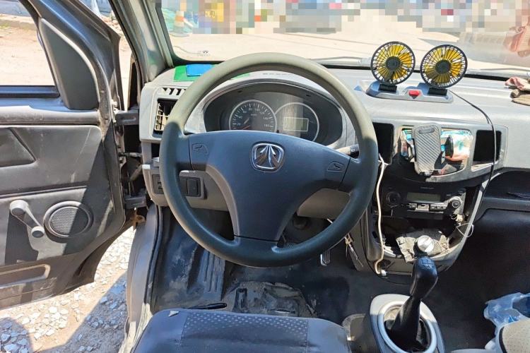Used BAIC Weiwang 306 2011 1.3L base model 7 seats Steering Wheel